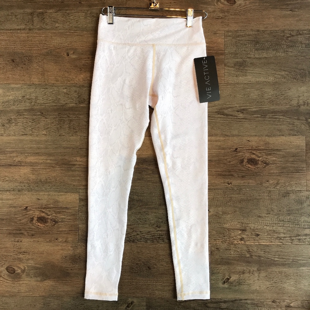 VIE Rockell 7/8 Legging - Picture 2 of 4